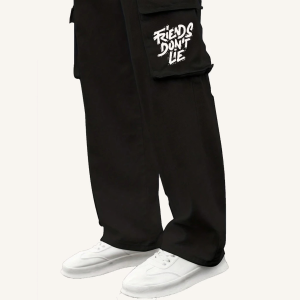 Synthesis Expertise Celana panjang Cargo Bahan Fleece Friend Dont Lie Cargo Fleece Long Pants
