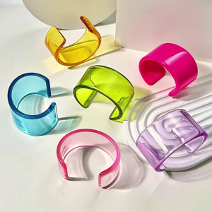 Fashionable Resin Bracelet Craftsmanship Versatile Pieces Suitable for Everyday or Evening Event