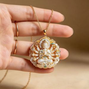 Fortune and Good Luck Keychain Gift 已开光 招财钥匙扣礼物 千手观音吊坠国风立体浮雕菩萨挂饰鎏金温润质感吉祥护佑配饰复古