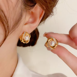 Fashionable Ring Gift 抖音热门款 轻奢时尚超闪微镶缠绕珍珠耳钉女 s925银针高级感耳环