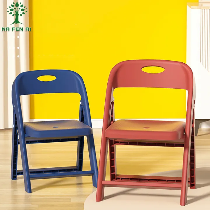 เก้าอี้และที่นั่งเด็ก ขนาดเล็กแบบพกพาเก้าอี้พลาสติกพับได้หลัง NFA เก้าอี้นักเรียนอนุบาลหนาแบบพับลายการ์ตูนอุจจาระสำหรับเด็กวัยหัดเดิน