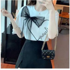 เสื้อยืดฤดูร้อนแขนสั้นผู้หญิงเสื้อรอบคอหลวมอเนกประสงค์ขนาดเล็กเพื่อดีไซน์ใหม่สัมผัส