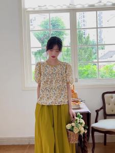 Ammin เสื้อเบลาส์คอกลมแขนพอง Sablon Bunga หวานๆแฟชั่นสีตัดกันสำหรับฤดูร้อนสดใสขนาดเล็กเสื้อชีฟองหญิงสไตล์เกาหลีแขนสั้นหรูหรา