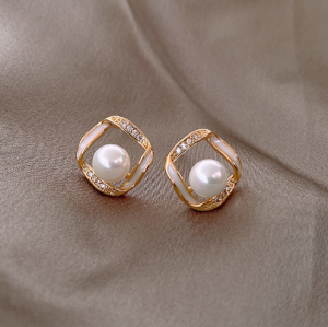 ANTING KOREA TITANIUM SQUARE PEARL WANITA ANTING TUSUK ELEGANT AKESORIS FASHION PEREMPUAN ANT47