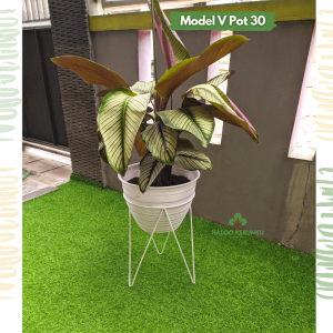 Standing Pot Bunga Besar ukuran Pot 30 model V besi kokoh