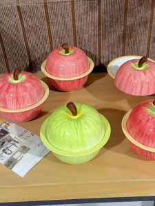 Creative girly-style ceramic stew pot with lid suitable for steaming eggs making desserts simmering soups yogurt bowls birthday gifts and souvenirs