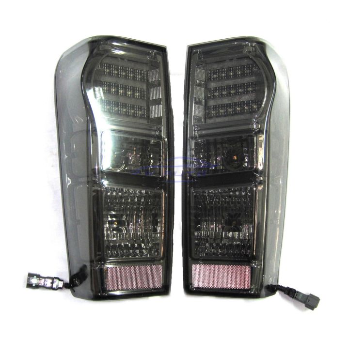 Feu Arrière ISUZU D-MAX 2013 Gauche Et Droit à Bon Prix Sur AUTODOC