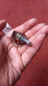 Chiết Áp Kéo đẩy Điều Chỉnh Âm Lượng Cho Đàn Guitar 250k / 500k