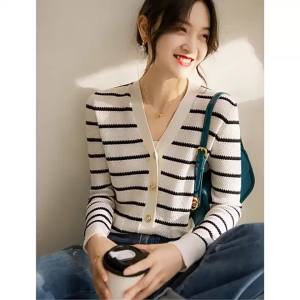 Ammin เสื้อคอวีคอวีแถบลายทางสีแตกต่างสำหรับผู้หญิงเสื้อผู้หญิงเสื้อคาร์ดิแกนแบบถักฤดูใบไม้ร่วงดูอ่อนเยาว์สไตล์ฝรั่งเศส
