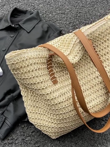 Roomy Straw Handbag Lightweight Shoulder Bag Practical Office Bag With Comfortable Strap And Organizational Pockets