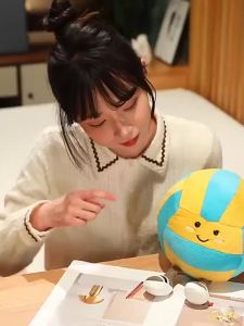 ตุ๊กตาของเล่นนุ่ม ตุ๊กตาวอลเลย์บอล ตุ๊กตาสร้างสรรค์สำหรับเด็กผู้หญิง น่ากอดและนอนด้วย ของขวัญน่ารักและปลอบใจสำหรับวันเกิดเพื่อนที่ดีที่สุด Hot