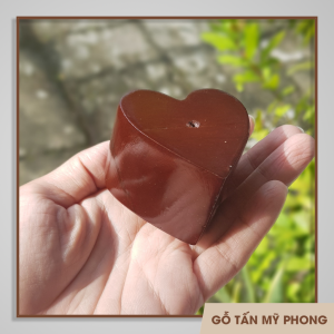 Chạm khắc nội dung lên Cục gỗ cắm dù hình tim | Cục gỗ cắm dù bắt bông kem | Cục gỗ cắm dù bắt hoa bằng gỗ loại đẹp