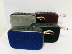 ลำโพง ลำโพงบลูทูธ รุ่น G2 ดีไซน์ทรงทันสมัย เล่นเพลงผ่านมือถือได้ มีแบตเตอรี่ในตัว สามารถเล่นเพลง MP3 คละสีส่ง มีสายห้อย น้ำหนักเบา ทนทาน