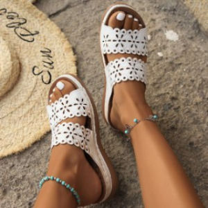 New Summer Hollow Fashion Thick-Soled Non-Slip Breathable Lightweight WomenS Sandals Large Size Outdoor Slippers