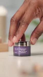 Olay Retinol 24 Night Smoothing Eye Cream Fragrance-Free Hydrating Under Eye ment with Vitamin B3 and Retinol Complex for Fine Lines Wrinkles and Smoother Looking Skin 0.5 Fl Oz