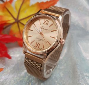 นาฬิกาข้อมือ ผู้หญิง Geneva แบรนด์แท้ รุ่น ขีด โรมัน สายแม่เหล็ก ปรับเลื่อนได้ ไม่ต้องตัด ( แถมฟรี !!กล่องกระดาษ)