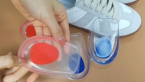 แผ่นรองส้นเท้าสำหรับอาการปวดส้นเท้า/แผ่นรองส้นเท้าซิลิโคนนิ่มครึ่งขนาดที่ช่วยดูดซับแรงกระแทก สำหรับการยืนเป็นเวลานาน