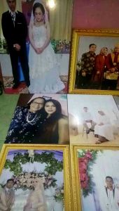 Cetak foto motif bingkai lis gold 24r (32x48) jumbo sudah sama bingkai