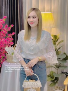 เสื้อขาว เสื้อลูกไม้ ผ้านิ่ม แต่งระบาย ดอกไม้ติดมุก  มีซับใน ใส่งานบวช งานบุญ งานแต่งงาน