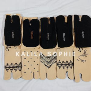 Kaos kaki jempol muslimah motif telapak hitam nilon / kaos kaki jempol wanita / kaos kaki jari