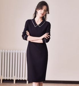 Đầm dáng bút chì đen cổ sơ mi viền trắng tay lửng công sở
