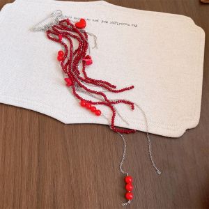 PYA94 Red Love Heart Heart Beaded Tassel Brooch Light Luxury Style Paper Clip Shape Tassel Chain Pins Exquisite Punk Tassel Ornaments Spring Summer