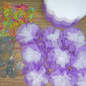 เซ็ต 3 ชั้น ไล่สีพาสเทล { ขอบดอกไม้ สีม่วง} กระดาษสาห่อเหรียญโปรยทานพร้อมหนังยาง ราคาถูก ขายส่ง ใช้พับใส่เหรียญโปรยทานงานทำบุญ งานบวช