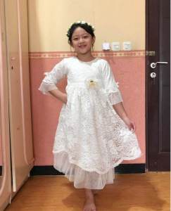 Promo Gaun Pesta Anak Full Brukat Gliter Lengan 3/4 Pita Bunga Panjang Anggun Broken White Premium Terbaru