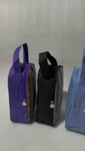 Tas Pouch Kosmetik Praktis: Tempat Penyimpanan Kosmetik yang Efisien