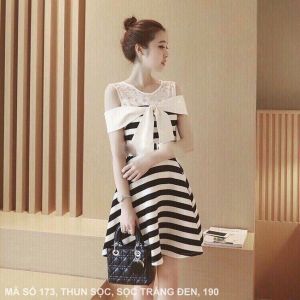 MYDU SHOP Đầm Xòe Sọc Nhẹ MS 173 – Thiết Kế Nơ Trước Ngực Dễ Thương