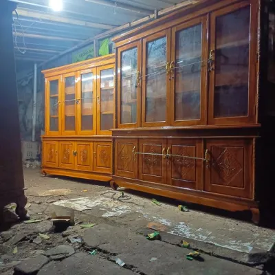 lemari hias pajangan jati