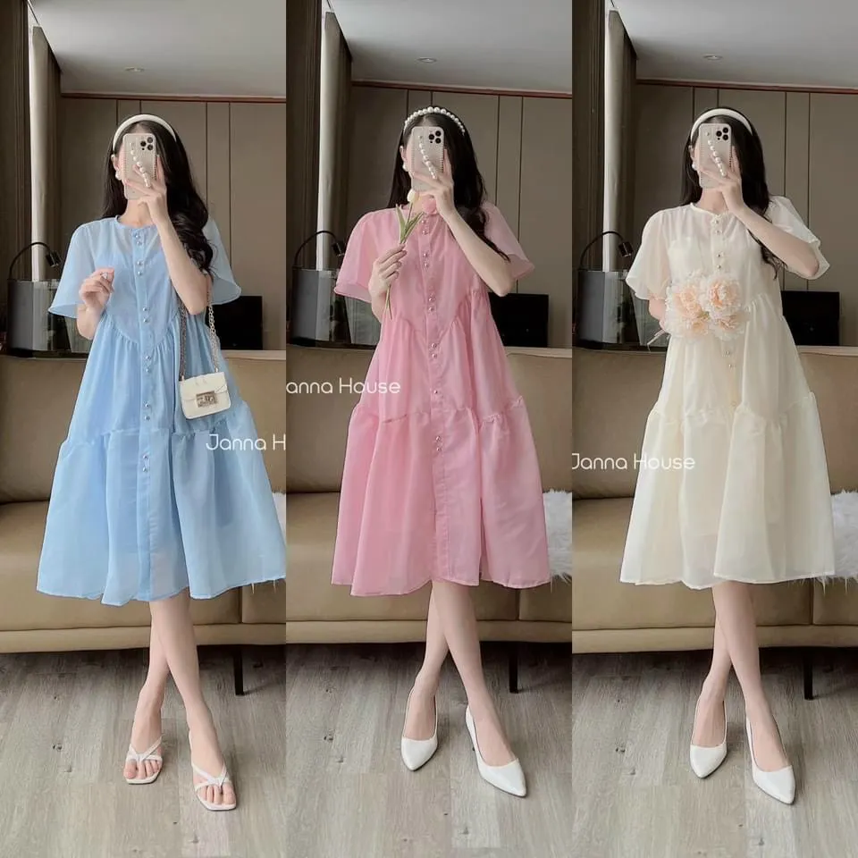 Thời trang 'mẹ con cùng đẹp' của Vân Trang và ba con gái - Ngôi sao