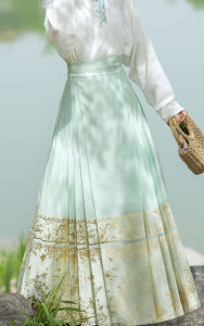 daidai (Ready Stock) Mamianqun Hanfu Cheongsam Baju Long Skirt Chinese Traditional Blouse 明制织金马面裙套装改良版国风新中式汉服女成人飞机袖上衣