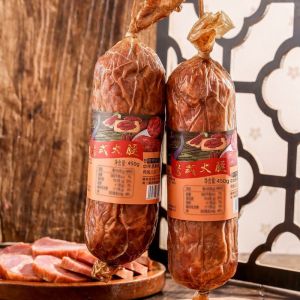 Qingdao old ham pork tendon flesh fruit wood smoked and grilled sausage Shandong specialty ready-to-eat