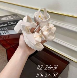 Xăng đan cao gót 5cm da bóng mềm đi học đi chơi cho bé gái da mềm đế nhẹ chống trơn trượt (Form nhỏ)