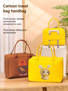 Portable travel large capacity luggage bag Cartoon felt bag storage bag