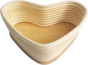 Uonlytech Heart Shaped Vine Proofing Basket 18X15.5X7.5Cm Natural Rattan Bread Baking Tool with Cover for Dough Fermentation and Artisan Bread Rising