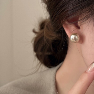 Slimmer Look Steamed Bun Pearl Earrings Light Luxury High-End Earrings Female Temperament Earrings