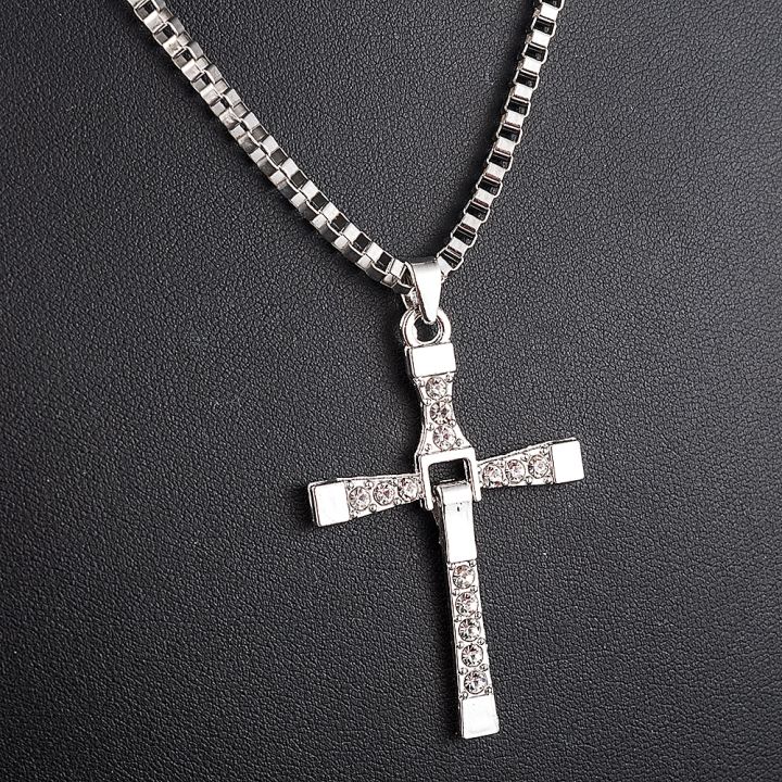 Cross Necklace Male Celebrities Wearing Necklaces Dominic Toretto