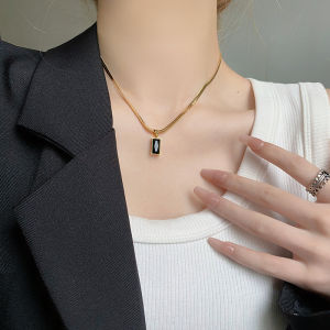 Kalung Gepeng Gold Liontin Kotak Permata Zirkon