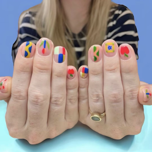 Short Oval Acrylic Press on Nail with Floral Pattern Full Cover Stick on Nail False Nail for Spring and Summer