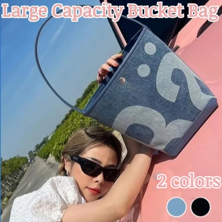 TrendAura Large Capacity Bucket Bag Velvet Finish Everyday On The Go Green Floral Pattern Zipper Closure Inner Pockets main image 0