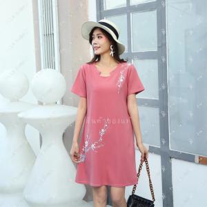 Sunday ใหม่ชูดเดรสเกาหลีชูดฤดูร้อน ชูดเดรสแขนสั้นแฟชั่นหลวมหรูหรา ชูดสีแดง เดรสออกเดท