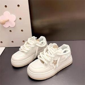 2026มาใหม่ รุ่นQ90 รองเท้าผ้าใบแฟชั่น รองเท้าสีขาว รองเท้าผู้หญิง การออกแบบเฉพาะกลุ่ม ไซส์ 35-42 รองเท้าน่ารักๆสไตล์เกาหลี น้ำหนักเบาใส่สบาย