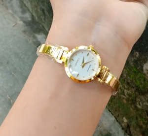 Đồng hồ nữ Sunrise SL667SWA lắc tay mặt nhỏ xinh kính sapphire chống nước 3ATM