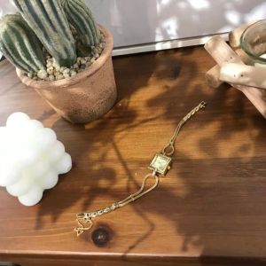 agete Same Style Mid-Ancient Small Golden Watch New Mini Delicate Square Wheat Womens Square R Quartz Watch