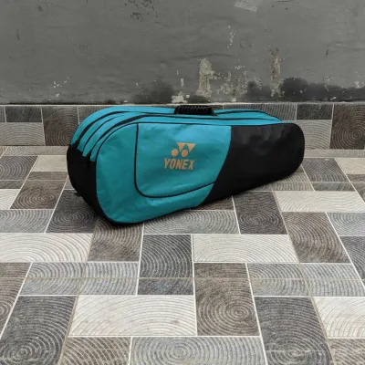 TAS RAKET 2 RUANGAN KAPASITAS 4 JORAN DENGAN SEPATU DAN KAOS TEAM