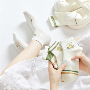 LiShops เเนะนําเลย ถุงเท้าเเฟชั่นผู้หญิง ผ้านิ่มใส่สบายเท้า โทนสีตัดสลับได้น่ารักมากๆเเก ชอบลายไหนรีบจัดเลยก่อนสินค้า กดสั่งในตระกร้าได้เลยน้า