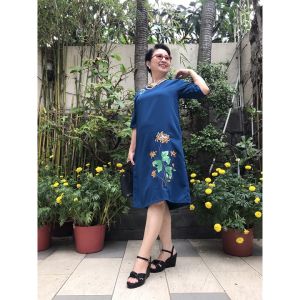 Đầm Trung Niên Thêu Hoa - Vải Lụa Cát - Dáng Suông - Size từ 48kg - 90kg.