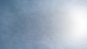 Hawaiian Tropic Weightless Hydration Dry Oil Sunscreen Spray SPF 15 5oz Sunscreen Oil Mist SPF 15 Sunblock Spray Oxybenzone-Free 5oz